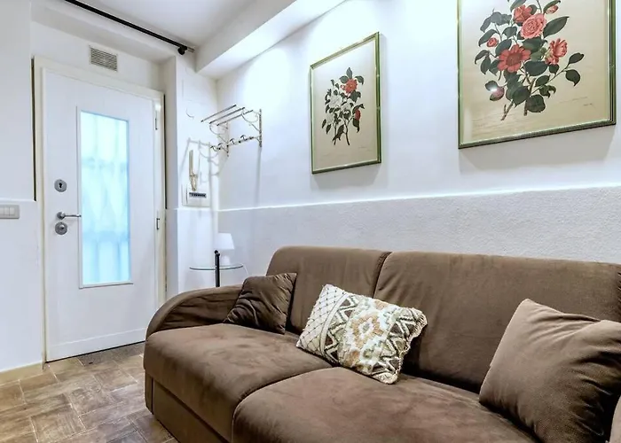 Lovely Ground Floor Colosseo Wi-fi Ac דירה